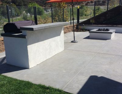 BBQ with stucco finish and two level counter