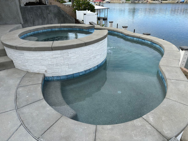 Raised pool